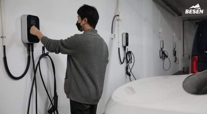 Giải mã các chỉ số trên bộ sạc xe điện 2026: Ampe, Volt, Watt - Giá Xe 24H Sạc xe điện giờ thấp điểm 2026: Lợi ích & Cách