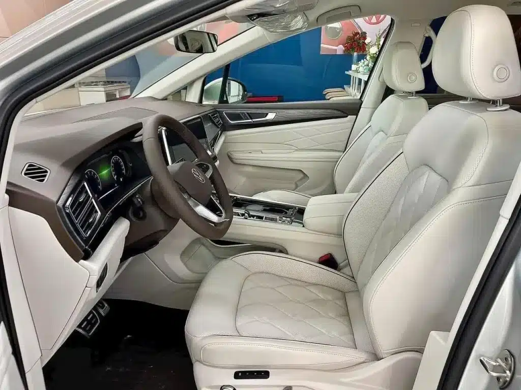 Xe Volkswagen Viloran - Giá Xe 24H Xe Volkswagen Viloran - Giá Xe 24H